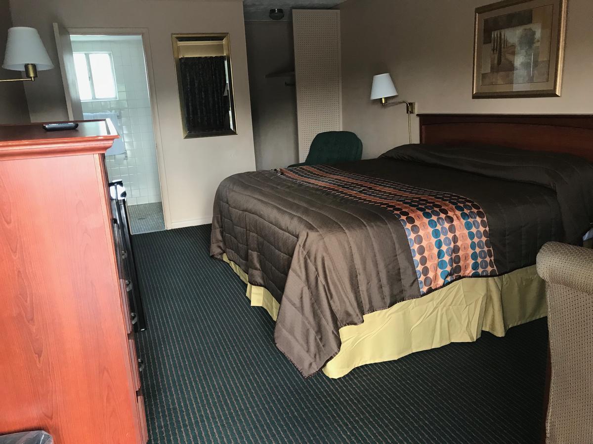 Redwood Inn 개즈던 외부 사진